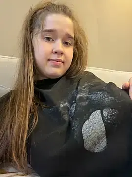 Stripchat Free Live Porn of HornyGirlH