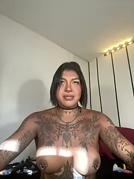 Stripchat Free Porn Cam of IsabellBigtitsxx