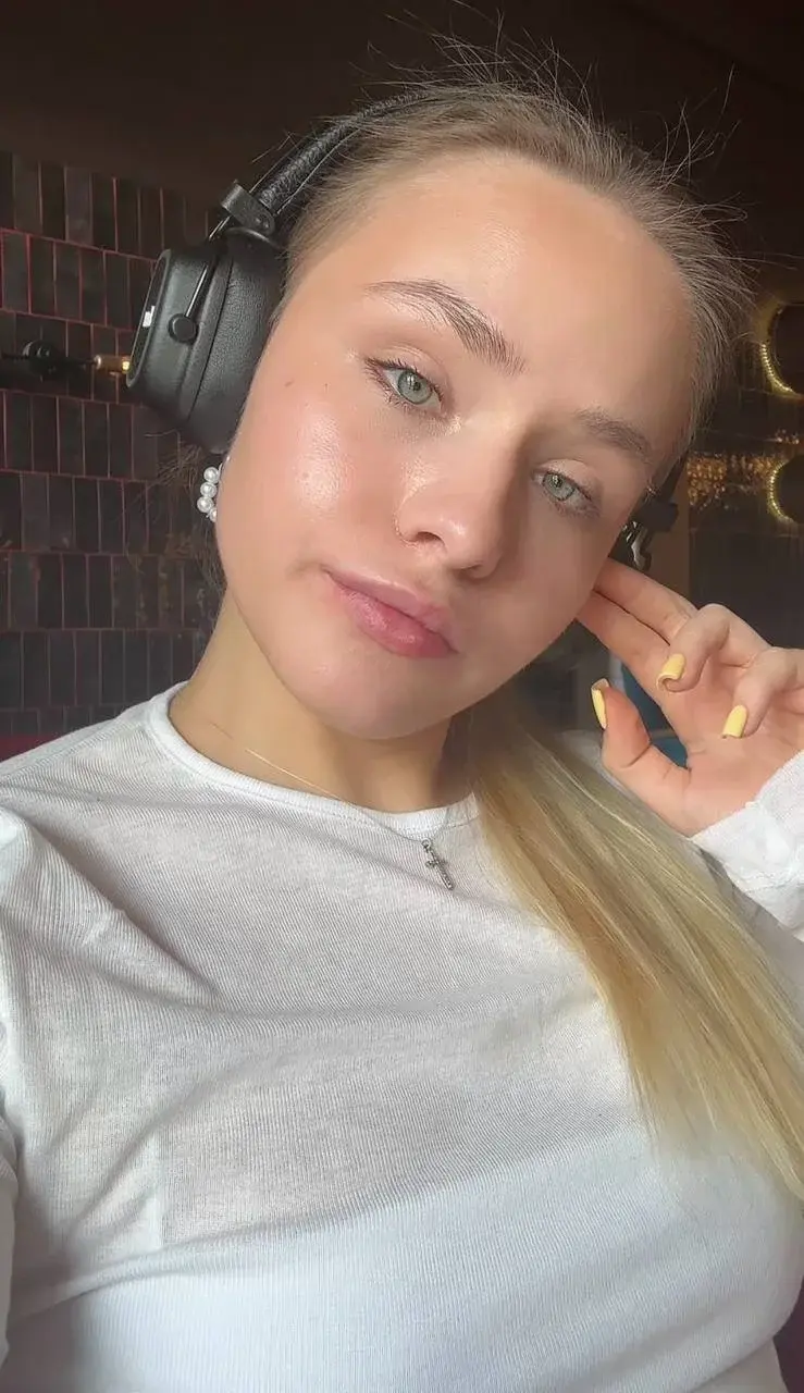 Annie_Cohn