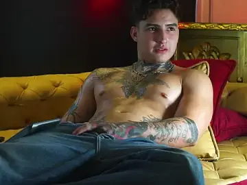 Stripchat Free Live Porn of dantecoppolaa_