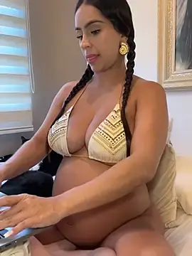 Stripchat Best live sex cam show of Mau_White