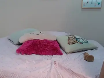 Stripchat Live Sex Cam of zooombee