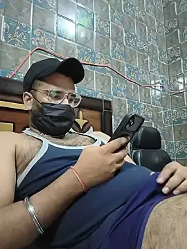 Stripchat Sex Cam of BeardKingoBack