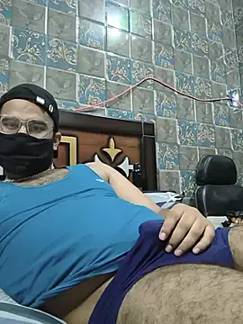 Stripchat Nude Webcam of BeardKingoBack