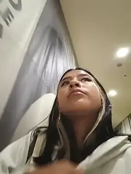 Stripchat Live Sex of CAATIISQUIIRT0