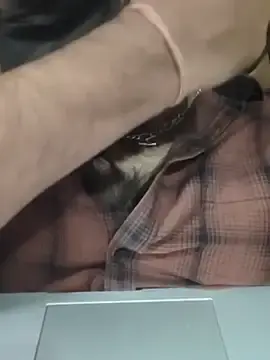 Stripchat Live Porn of Mr_CurioX_369