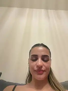 Stripchat Sex Cam of SelenaSweetie
