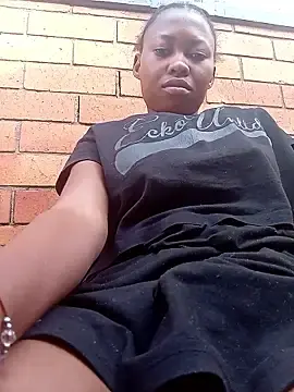 Stripchat Live Sex Cam of Sweethoneypot25