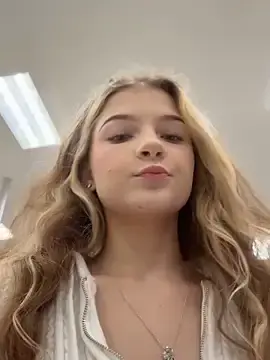 Stripchat Best live sex cam show of kykybaby4444