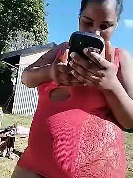 Stripchat Free Porn Cam of JuicyHoney_01