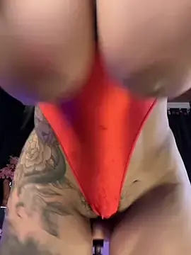 Stripchat Free Porn Cam of monroe_777