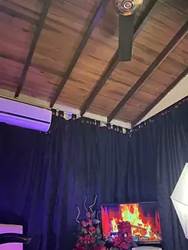 Stripchat Live Sex of monroe_777