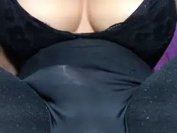 Stripchat Live Sex Cam of richelybigcock