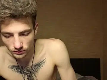 Stripchat Nude Webcam of EmiliaCouple