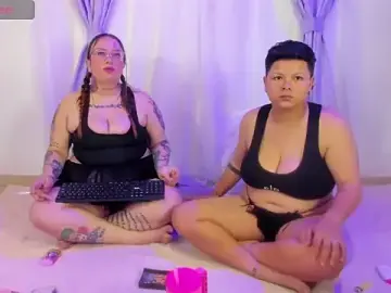 Stripchat Adult Webcam of MiaYMolly