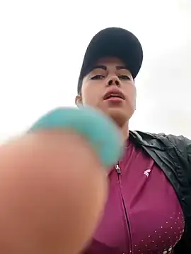 Stripchat Free Live Porn of _andrea30