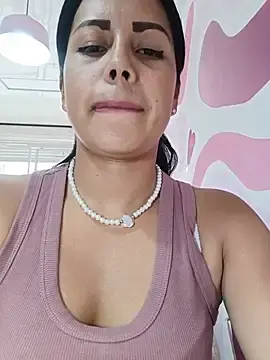 Stripchat Live Sex Cam of _andrea30