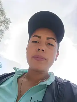 Stripchat Live Sex of _andrea30