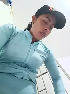 Stripchat Live Sex of _andrea30