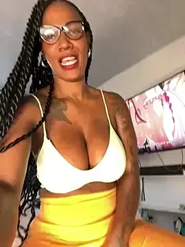 Stripchat Nude Webcam of Bustykeyla