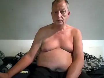 Stripchat Free Porn Cam of chubbybear2cum
