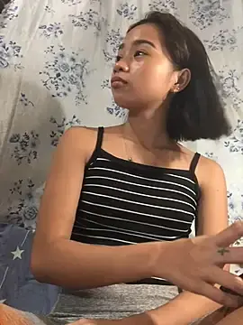 Stripchat Sex Cam of Asianpinay_Skinny1818