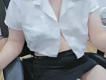 Stripchat Watch Live Sex Cams of Kemmy_babe20