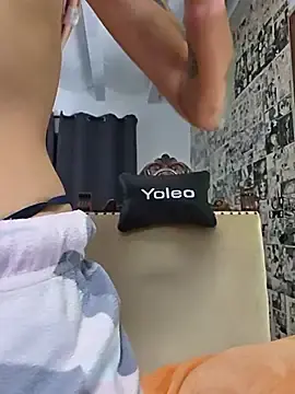 Stripchat Sex Cam of kylie_blck
