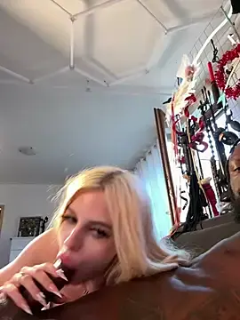 Stripchat Watch Live Sex Cams of MacTroy