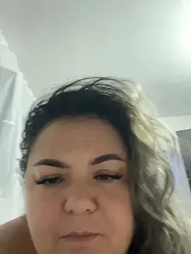 Stripchat Live Sex Cam of MikyVesela