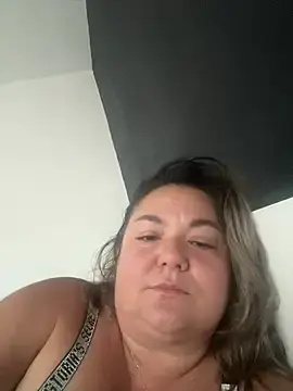 Stripchat Live Sex Cam of MikyVesela