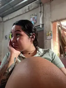 Stripchat Live Sex Cam of Pretty_Isadora