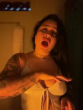 Stripchat Free Live Porn of Pretty_Isadora