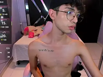 Stripchat Sex Cam of LiamHeatx
