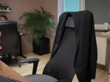 Stripchat Live Sex Cam of legsLONG