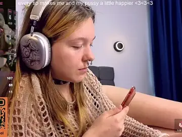 Stripchat Best live sex cam show of LauraLowe