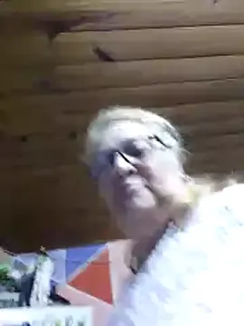 Stripchat Adult Webcams of momismilf544