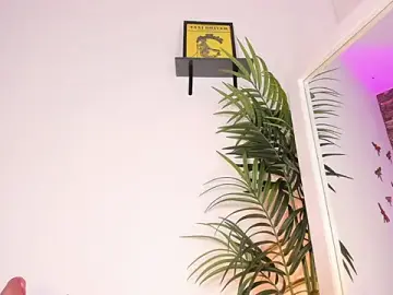 Stripchat Watch Live Sex Cams of emaa_lambert