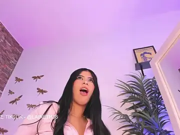 Stripchat Sex Cam of emaa_lambert