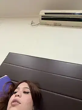 Stripchat Free Porn Cam of kiarafonseca_