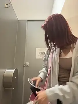 Stripchat Live Sex of RosieSecret
