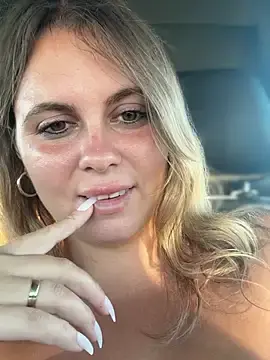 Stripchat Free Live Porn of Samantha_official