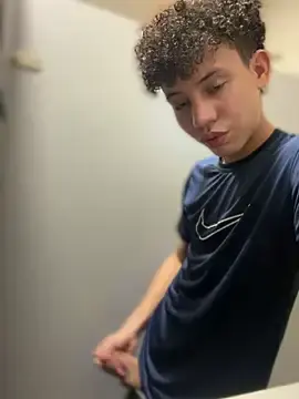 Stripchat Nude Webcam of yoursexyjose