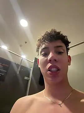 Stripchat Free Live Porn of yoursexyjose