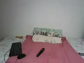 Stripchat Live Sex Cam of COCO__JUICY