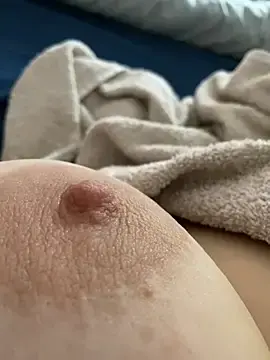 Stripchat Live Sex Cam of LadyLeni