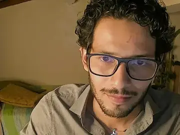 Stripchat Sex Cam of Nicholasrodrii