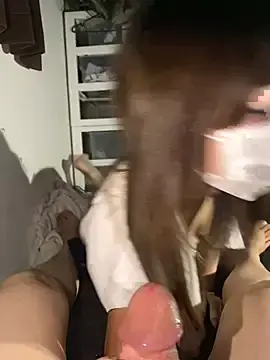 Stripchat Live Sex Cam of ryokunkun0519