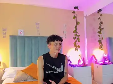 Stripchat Sex Chat of ARIANA_CRI-X