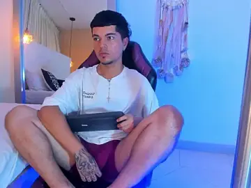 Stripchat Watch Live Sex Cams of Briian__